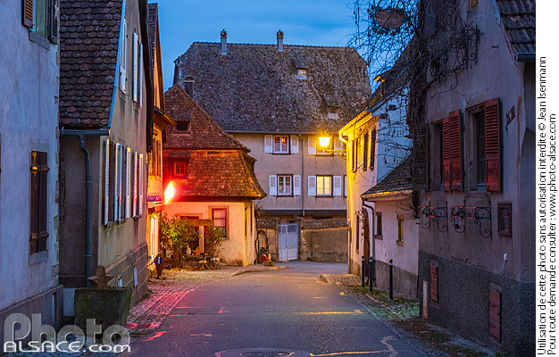 Photo : Mittelbergheim la nuit, le village est classé parmi Les Plus Beaux Villages de France, Bas-Rhin (67) - (ref. 241214-002) © Jean Isenmann