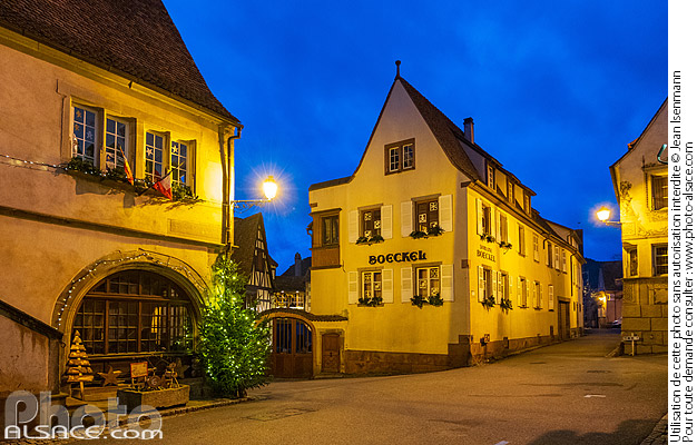 Photo : Mittelbergheim la nuit, le village est classé parmi Les Plus Beaux Villages de France, Bas-Rhin (67) - (ref. 241214-012) © Jean Isenmann