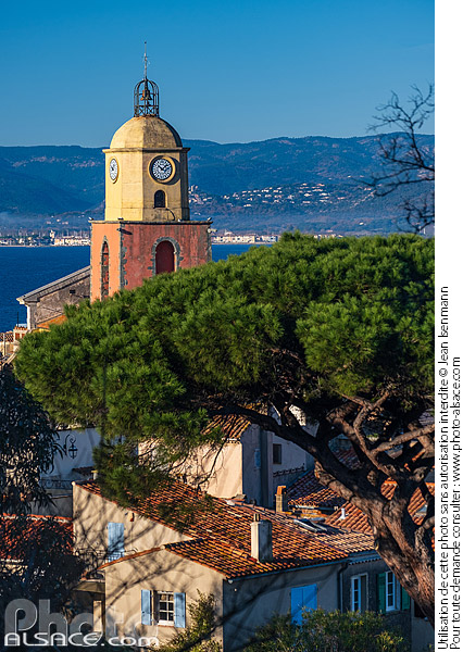 Photo : Eglise Paroissiale Notre-Dame-de-l'Assomption de Saint-Tropez, Saint-Tropez, Var (83) - (ref. 241229-028) © Jean Isenmann
