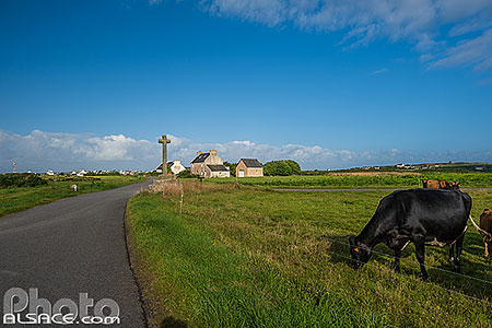 Photo : Calvaire au bord de la route D181, Kervasdoue, Ile d'Ouessant, Finistère (29)