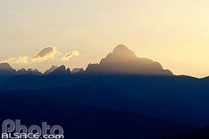 Photo : Paglia Orba au lever du soleil, Parc naturel régional de Corse, Corse-du-Sud (2A)