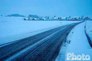 Photo : Route départementale D658 et village de Hohatzenheim sous la neige, Bas-Rhin (67)