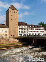 Photo : Pont de l'Abattoir et la tour du boureau, Strasbourg, Bas-Rhin (67)