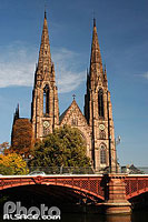 Photo : Eglise Saint-Paul et pont d'Auvergne, Strasbourg, Bas-Rhin (67)