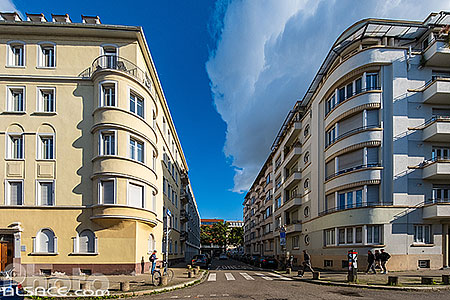 Photo : Immeubles de logements rue des Orphelins dans le quartier de la Krutenau, Strasbourg, Bas-Rhin (67)