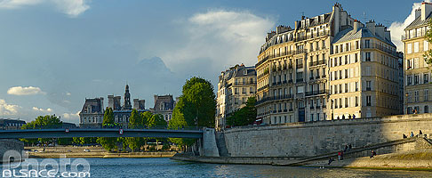 Photo : Pont Saint-Louis et quai d'Orléans, Paris (75004)
