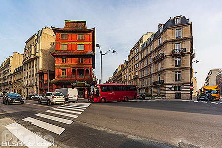 Photo : Pagoda Paris ou Maison de Loo (bâtiment en forme de pagode chinoise),  Rue de Courcelles, Paris (75008)