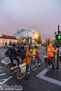 Photo : Cyclistes place de la Bastille, Paris (75004), Ile-de-France, France