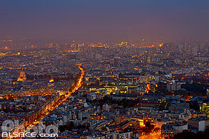 Photo : Paris la nuit (quartier place d'Italie) vue depuis la Tour Montparnasse, Paris (75), Ile-de-France, France
