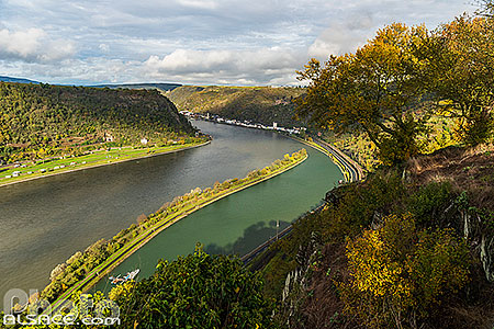 Photo : Le Rhin vue depuis le rocher de la Lorelei, Sankt Goarshausen, Rhin romantique, Rheinland-Pfalz, Allemagne