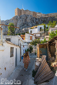 Photo : Ruelle dans le quartier de Plaka situé en contrebas de l?Acropole, Athènes, Grèce, Attique, Grèce