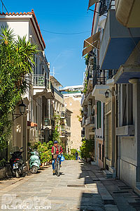 Photo : Plaka quartier ancien d?Athènes situé en contrebas de l?Acropole, Athènes, Grèce, Attique, Grèce