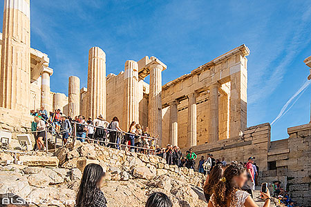 Photo : Touristes montant sur l'Acropole d'Athènes, Grèce, Attique, Grèce