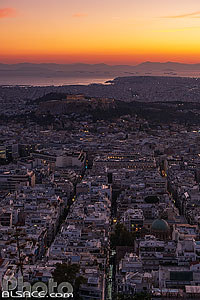 Photo : Athènes et l'Acropole au crépuscule vue depuis le Mont Lycabette, Grèce, Attique, Grèce