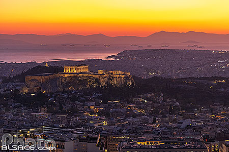 Photo : Athènes et l'Acropole au crépuscule vue depuis le Mont Lycabette, Grèce, Attique, Grèce