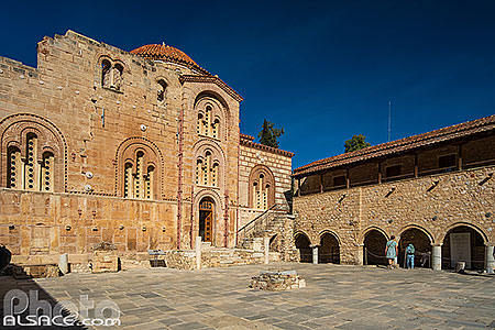 Photo : Monastère de Daphni (ou Dafni ) est un monastère byzantin du XIe siècle, il est inscrit au patrimoine mondial de l'UNESCO, Chaïdari , Grèce, Attique, Grèce