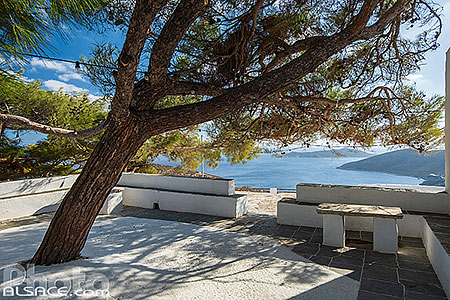 Photo : Monastère de la Vierge de la Montagne (Panagia tou Vounou), Ile de Sifnos, Archipel des Cyclades, Grèce
