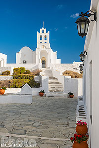 Photo : Monastère de Panagia Chrysopigi, Ile de Sifnos, Archipel des Cyclades, Grèce