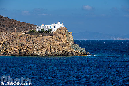 Photo : Monastère de la Croix du Phare à Faros sur l'ile de Sifnos, Archipel des Cyclades, Grèce