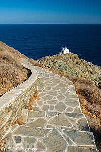 Photo : Eglise des S?pt ?art?rs (?pta ?artyr?s) située à K?str? église la plus ?mblématique d? l?île de Sifnos, Archipel des Cyclades, Grèce