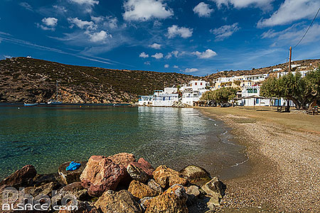 Photo : Village de pêcheurs de Faros au sud de l'île de Sifnos, Archipel des Cyclades, Grèce