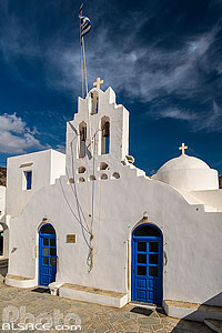 Photo : Eglise Evangelistria Taxiarches à Vathi sur l'île de Sifnos, Archipel des Cyclades, Grèce