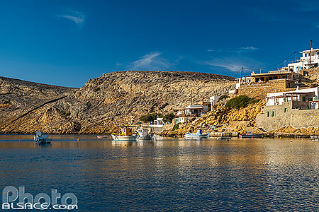 Photo : Village de pêcheurs de Cheronissos sur l'île de Sifnos, Archipel des Cyclades, Grèce