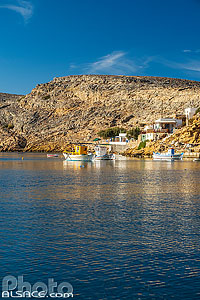 Photo : Village de pêcheurs de Cheronissos sur l'île de Sifnos, Archipel des Cyclades, Grèce, Égée-Méridionale, Grèce