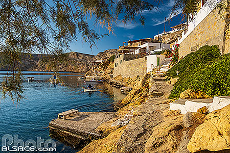 Photo : Village de pêcheurs de Cheronissos sur l'île de Sifnos, Archipel des Cyclades, Grèce