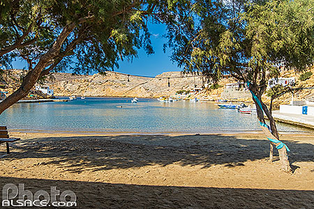 Photo : Village de pêcheurs de Cheronissos sur l'île de Sifnos, Archipel des Cyclades, Grèce