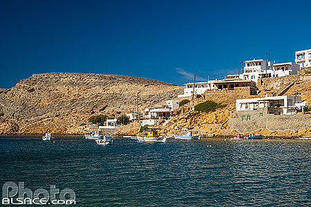 Photo : Village de pêcheurs de Cheronissos sur l'île de Sifnos, Archipel des Cyclades, Grèce