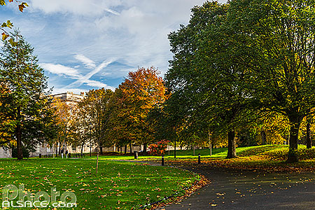 Photo : King's Inns park et  Faculté de Droit de Dublin, Dublin, Irlande