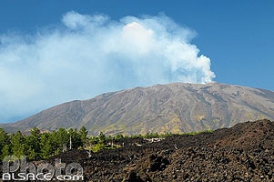Photo : Coulée de lave et l'Etna, Sicile, Italie