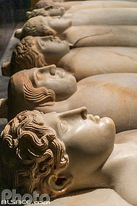 Photo : Sarcophages phéniciens, Musée national de Beyrouth, Mazraa, Beyrouth, Liban