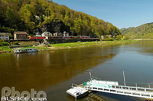 Photo : L'Elbe à la frontière avec l'Allemagne, Hrensko, République tchèque